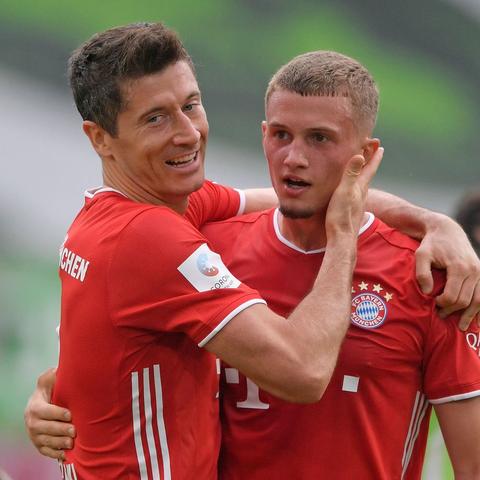 英雄联盟公益行动：校园绿茵梦想，英雄不言弃！