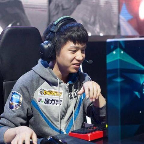 《十大热门竞技游戏盘点：耐玩度爆表的排行榜》