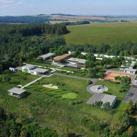 《终极庇护所：揭秘高效刷钱攻略，轻松无限赚钱》