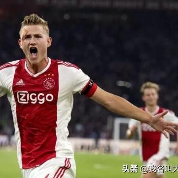 《盘点十大热门战术竞技游戏：必下载的在线对决盛宴》