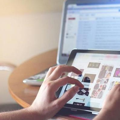 《画质巅峰！热门高画质游戏排行，下载狂潮来袭》