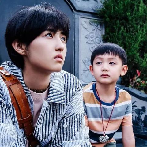 情绪对决：生存挑战，废弃乐园的武器与枷锁之谜