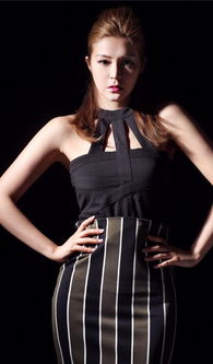 剑星体模申才恩美照曝光：粉装尽显绝美身材，视觉盛宴来袭！