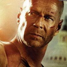 布鲁斯·威利斯妻子女儿痛失至亲，好莱坞巨星家庭悲情时刻