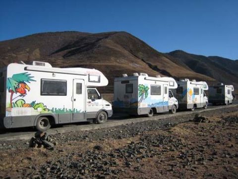 《房车》新潮流，10万玩家在线狂欢，体验独特派对乐趣