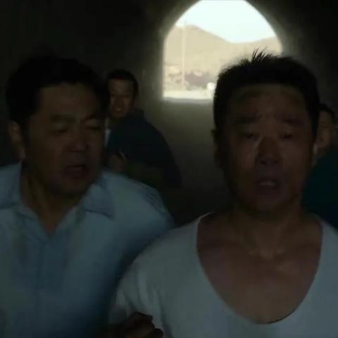 美女环绕惊慌失措，浩浩妈揭秘新游戏试玩体验