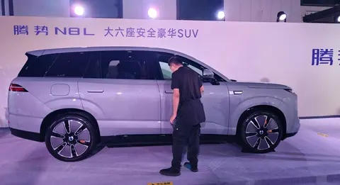 同级SUV新标杆！腾势N8L三排六座29.98万起，刷新空间体验