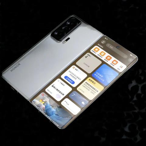 iPhone Fold折叠屏手机突破无痕设计，引领科技新潮流