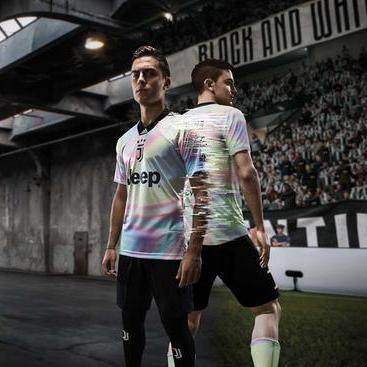 FIFA 11虚拟球员养成攻略：深度解析打造最强阵容秘籍