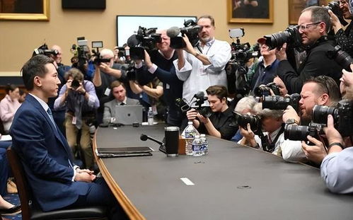 白发TikTokCEO周受资跑步偶遇，揭秘运动新风尚