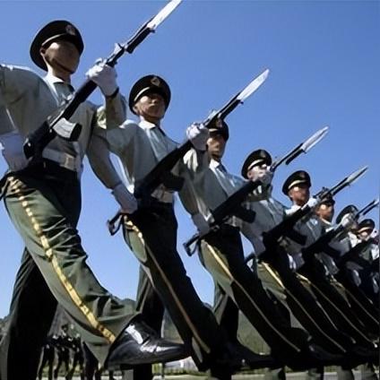 美国飞机墓地壮观密布，揭秘航空历史新篇章