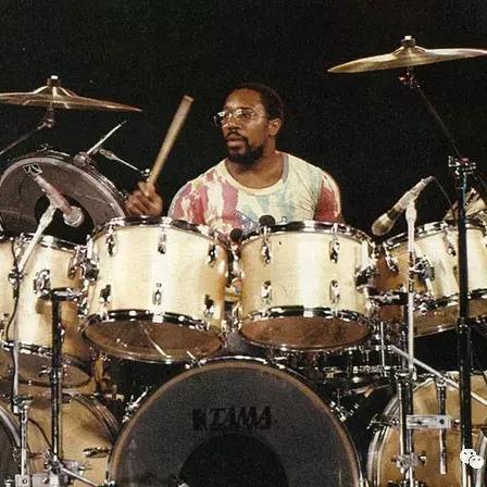 解锁《凯瑟琳Full Body》星际钢琴家结局秘籍，成就音乐传奇