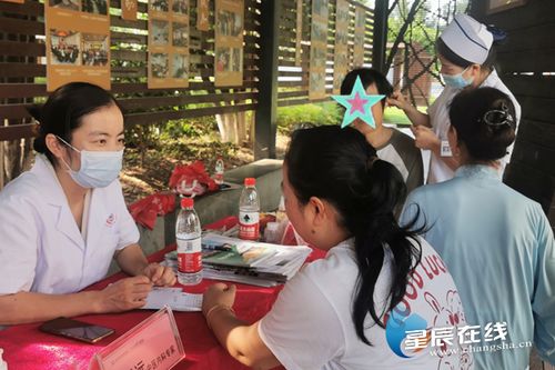 高三少年自学中医绝技，排队把脉技艺高超堪比医馆名医