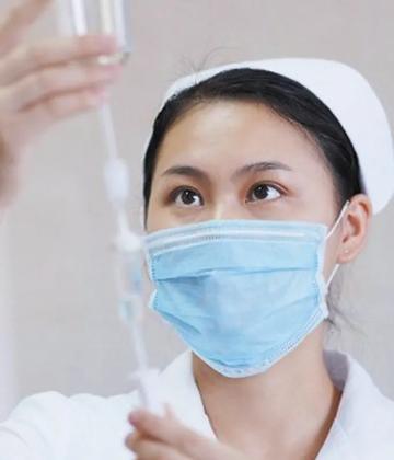 “最快女护士”辞职创奇迹，50天赢20万奖金调休争议升级