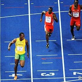 百米巅峰对决，0.01秒胜负关键藏在哪里？