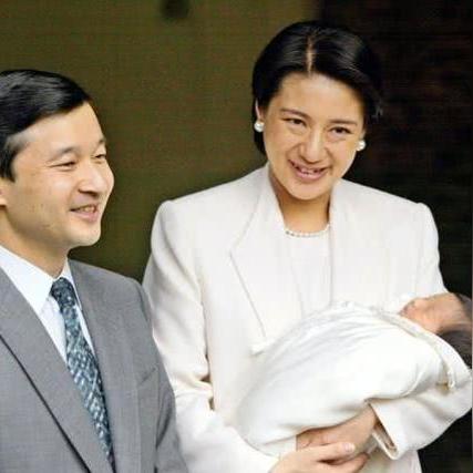 《最终幻想7：重制版》光鲜外表下，内容水分多？深度解析新价值