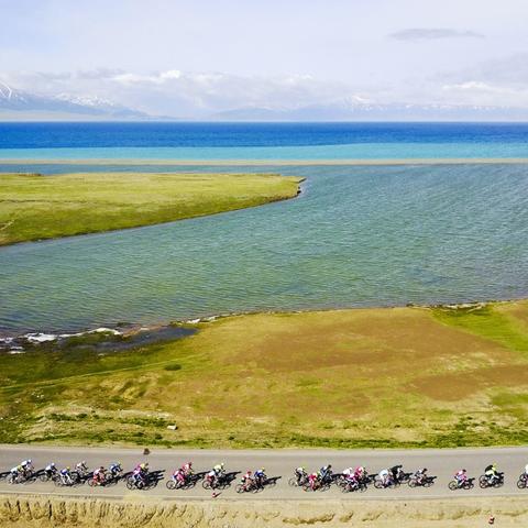 飞速骑行如何3天冲上钻石？职业玩家私藏的5个赛道捷径+道具连招全公开