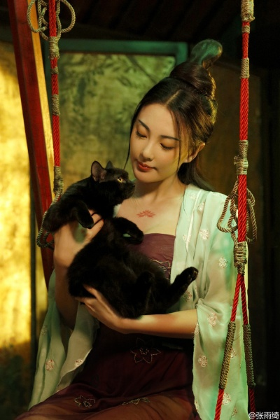 性感猫妖“火车”重燃战火，驰骋火场再塑传奇