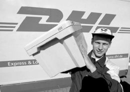 世界首富领衔，百年巨头裁员潮涌动新篇章