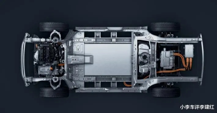 L9 Livis 56万热销背后：全主动悬架+72.7度巨电池革新驾乘体验